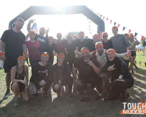 Das Team TV Oeffingen beim diesjährigen Hindernislauf TOUGH MUDDER im bayrischen Wassertrüdingen.